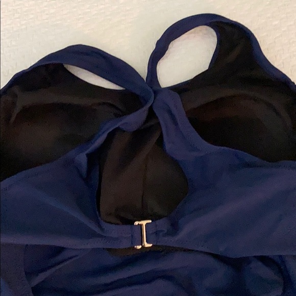 💰⬇️ NWT maternity swimsuit - Picture 6 of 6